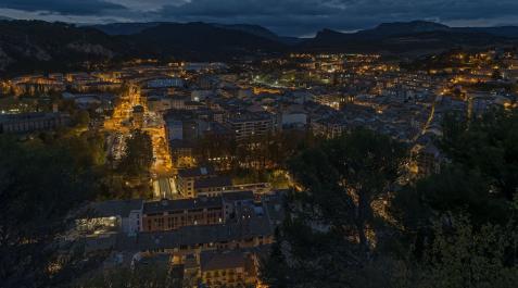 Estella fue una de las numerosas ciudades dirigidas por los Aibar, siendo Martín de Aibar capitán de esta ciudad y encargado de reforzar las fronteras con el reino de Castilla a finales del siglo XIV Estella fue una de las numerosas ciudades dirigidas por los Aibar, siendo Martín de Aibar capitán de esta ciudad y encargado de reforzar las fronteras con el reino de Castilla a finales del siglo XIV