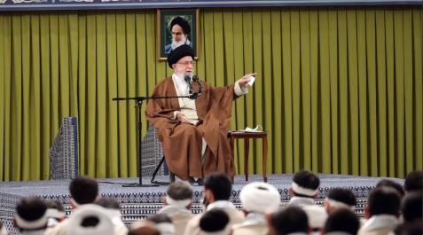 iran-lider-supremo El líder supremo iraní, el ayatolá Ali Khamenei, en una intervención ante los miembros de las fuerzas voluntarias paramilitares iraníes