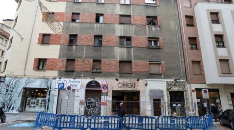 caballero Edificio cerrado tras el incendio en Paulino Caballero