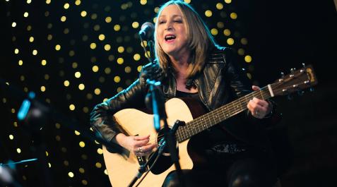 Aurora Beltrán recuerda que en el primer ensayo para actuar en un concierto solidario en 2019 tras quince años de silencio “las canciones fluyeron increíblemente” Aurora Beltrán recuerda que en el primer ensayo para actuar en un concierto solidario en 2019 tras quince años de silencio “las canciones fluyeron increíblemente”