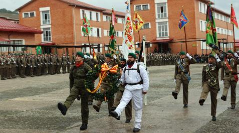 Inmaculada El Regimiento de Infantería América 66 de Cazadores de Montaña celebró el día de la Inmaculada con el tradicional desfile en el cuartel de Aizoáin