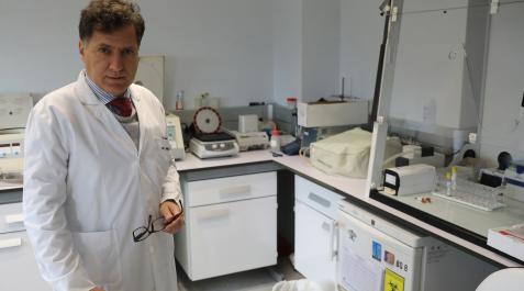 Ignacio Melero, fotografiado en uno de los laboratorios del CIMA Ignacio Melero, fotografiado en uno de los laboratorios del CIMA