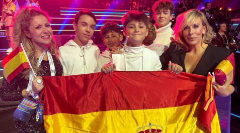 carlos-higues-eurovision-junior Carlos Higes con sus bailarines, Eva Mora y María Eizaguirre