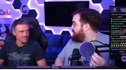 luis-enrique-ibai-llanos Luis Enrique junto al streamer Ibai Llanos, en un momento de la entrevista en Twitch