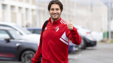 JCruz Juan Cruz antes de subir al autobús destino Girona.