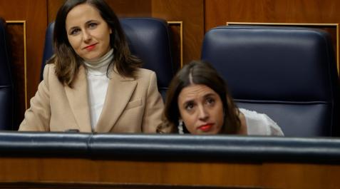 Las ministras de Igualdad, Irene Montero (d), y de Derechos Sociales, Ione Belarra (i), durante la sesión de control del Gobierno celebrada este miércoles en el Congreso en Madrid. Las ministras de Igualdad, Irene Montero (d), y de Derechos Sociales, Ione Belarra (i), durante la sesión de control del Gobierno celebrada este miércoles en el Congreso en Madrid.