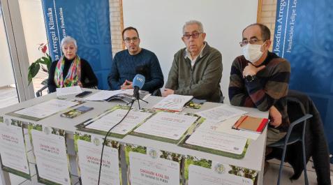 clinica De izquierda a derecha, Nekane San Román, Joseba Arregui, Patxi Goikoetxea y Javier Casteig, en la presentación de la campaña de recaudación de fondos para la Clínica Josefina Arregui