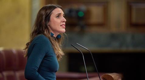 irene-montero La ministra de Igualdad, Irene Montero, interviene una sesión plenaria, en el Congreso de los Diputados