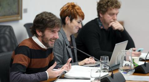 Buil (Podemos), Ruiz (Bildu) y Ramírez (Bildu), el jueves en la comisión Buil (Podemos), Ruiz (Bildu) y Ramírez (Bildu), el jueves en la comisión