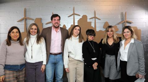 Desde la izquierda: Cristina Pons, Cristina Fernández, Willy Díaz Aliaga, Maite Pérez, Inma Grass, María Aparicio y Ruth Calvo. Desde la izquierda: Cristina Pons, Cristina Fernández, Willy Díaz Aliaga, Maite Pérez, Inma Grass, María Aparicio y Ruth Calvo.