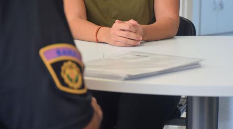 Detenido por propinar patadas, puñetazos y mordiscos a su pareja en presencia de sus hijos menores Detenido por propinar patadas, puñetazos y mordiscos a su pareja en presencia de sus hijos menores