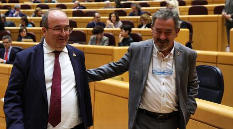 LeyDeporte El ministro de Cultura y Deporte, Miquel Iceta (izda.), durante una sesión de control al Gobierno en el Senado