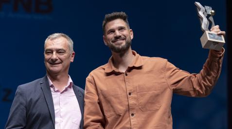 2022-1139326 José Ignacio Roldán, miembro de la Federación Navarra de Baloncesto, junto a Ricardo Úriz, en la gala del 75 aniversario de la FNB