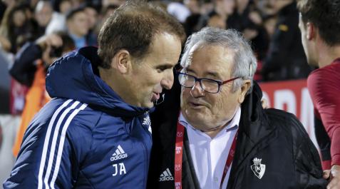 Sendero Jagoba Arrasate y Luis Sabalza, tras el último partido en Arnedo de Copa