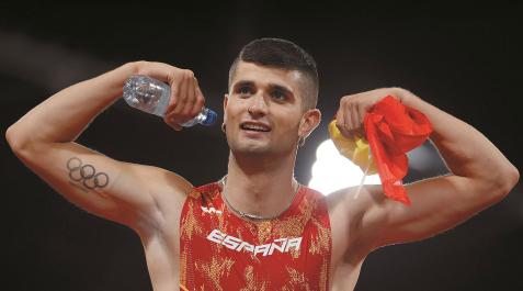 Asier Martínez celebra su oro europeo de 110 m vallas en el Olympiastadion de Múnich, el 17 de agosto de 2022 Asier Martínez celebra su oro europeo de 110 m vallas en el Olympiastadion de Múnich, el 17 de agosto de 2022