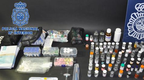 Detenidos por tratamientos estéticos ilegales en Madrid y Pozuelo Material intervenido en la operación policial
POLICÍA NACIONAL
28/12/2022