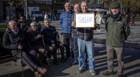 Sentados, Juan José López Díaz de Ulzurrun, José Andueza Goldáraz y Pedro José Goicoa Alzoz. De pie, Jesús Bujanda López, Jaime Michitorena Soto, José Luis Goicoechea Ibáñez y José María Paternáin Garraza Sentados, Juan José López Díaz de Ulzurrun, José Andueza Goldáraz y Pedro José Goicoa Alzoz. De pie, Jesús Bujanda López, Jaime Michitorena Soto, José Luis Goicoechea Ibáñez y José María Paternáin Garraza