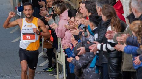 Abdelkader Al Gham celebra su primer puesto en la San Silvestre de Lerín San Silvestre de Lerín