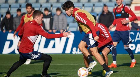 Diego Moreno y Abde durante el entrenamiento en Tajonar Diego Moreno y Abde durante el entrenamiento en Tajonar