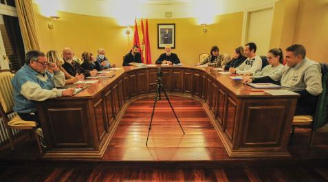Un momento del pleno en el que el Ayuntamiento de San Adrián aprobó el presupuesto Un momento del pleno en el que el Ayuntamiento de San Adrián aprobó el presupuesto