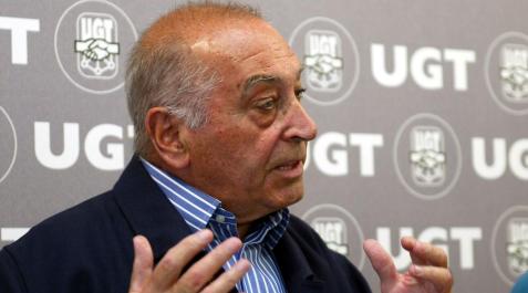 NICOLAS-REDONDO-FALLECE Nicolás Redondo, histórico líder de UGT, en una visita a Pamplona para presentar un libro sobre los 25 años de estatuto de los trabajadores