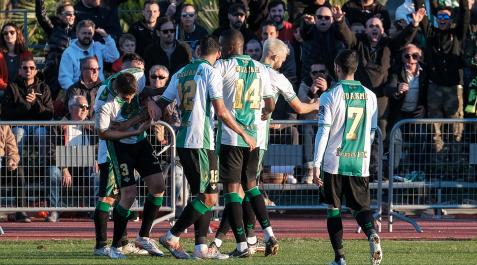 BetisIbiza Los jugadores del Betis celebran uno de los tantos marcados al Ibiza Islas Pitiusas.