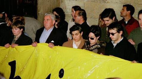 Manifestación contra ETA en Zarauz. La familia de Jose Ignacio Iruretagoyena participo en la manifestacion de protesta por el asesinato del edil guipuzcoano .