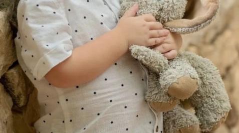 Fantito Foto del pequeño Marcos junto a su peluche 'Fantito'