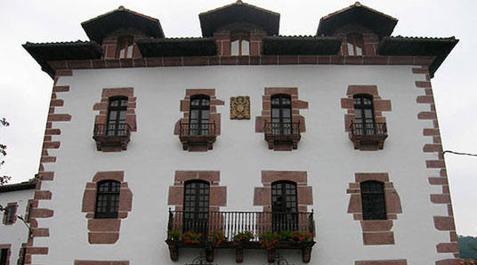 Palacio Jaureguía de Lecaroz Palacio Jaureguía de Lecaroz