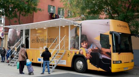 autobus-ingreso-minimo-vital Autobús informativo del Ingreso Mínimo Vital puesto en marcha por el Ministerio de Inclusión, Seguridad Social y Migraciones