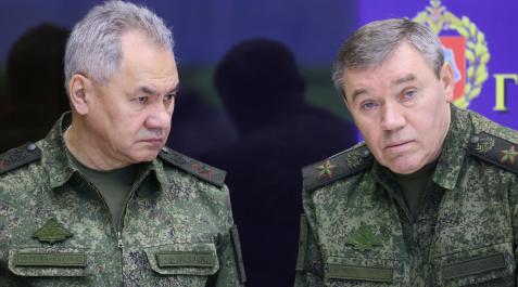 Rusia-Soledar El ministro de Defensa ruso, Sergei Shoigu, y el jefe del Estado Mayor general ruso, Valery Gerasimov, en el cuartel general conjunto de las fuerzas armadas rusas en la