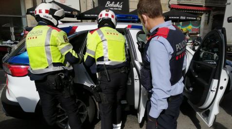 Imagen de archivo de varios agentes de los Mossos d'Esquadra Imagen de archivo de varios agentes de los Mossos d'Esquadra