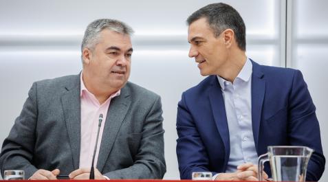 santos y Sánchez Santos Cerdán y Pedro Sánchez, en la reunión de la ejecutiva federal del PSOE el pasado 9 de enero