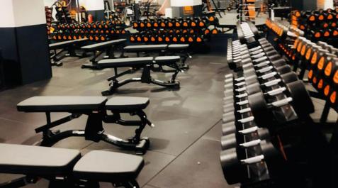 Interior del gimnasio Basic-Fit de Pamplona Interior del gimnasio Basic-Fit de Pamplona