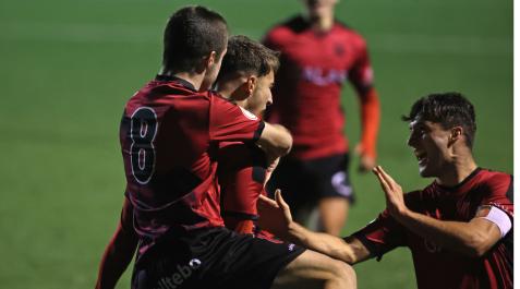 subiza Auria, Sancho y Aguinaga celebran un gol anotado ante el Valle de Egüés