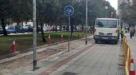 El carril bici se consolidará con un pavimento distinto para diferenciarlo del espacio peatonal Carril bici