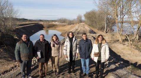 2023P_ DE IZDA. (36601440) DE IZDA. A DCHA.; BLAS LORENTE RUIZ (CONCEJAL RIBAFORADA), LORENZO POLANCO FERNANDEZ (DIRECTOR GESTION MEDIOAMBIENTAL DE LA CHE), DOLORES PASCUAL VALLES (PRESIDENTA DE LA CHE), ITZIAR GOMEZ LOPEZ (CONSEJERA DESARROLLO RURAL GOBIERNO DE NAVARRA), IGNACIO GIL JORDAN (DIRECTOR GENERAL DESARROLLO RURAL DEL GOBIERNO DE NAVARRA) Y NOEMI HERNANDEZ RODRIGUEZ (TENIENTE DE ALCALDE RIBAFORADA)