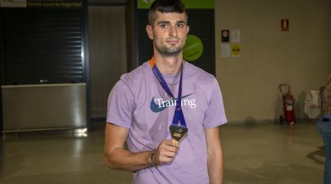asi A: Jesús Caso
F: 20.08.2022
P: Asier MartÃnez
L: Noain
T: Atletismo. Regreso del campeón de Europa de 110 metros vallas.