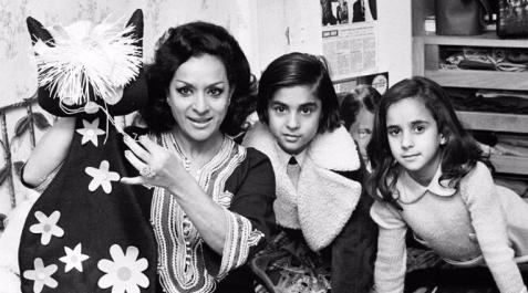 Lola-Flores-Antonio-Rosario Lola Flores junto a sus hijos Antonio y Rosario, en Madrid a principio de los años 70