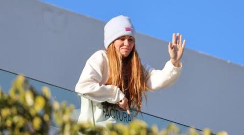 Shakira, con su nueva sudadera Shakira, con su nueva sudadera