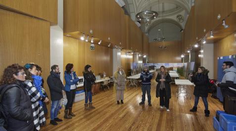 Albergue Visita de la comisión de asuntos sociales del Ayuntamiento de Pamplona al albergue de Jesús y María