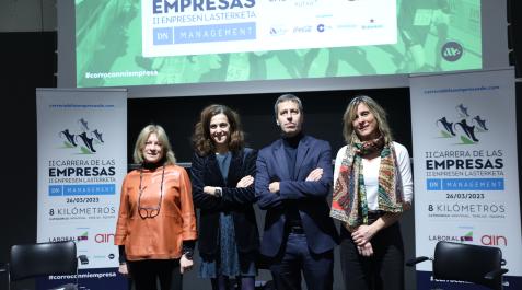 Presentación II Carrera de las Empresas Lourdes Paz (Grupo La Información), Ana Ursúa (AIN), Pello Bayona (Laboral Kutxa) y Alicia Nicolás (Brandok).