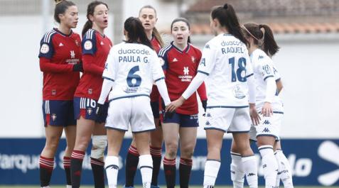 osasuna femenino El público asistente en Tajonar se ha enfadado mucho con el arbitraje, especialmente con el claro penalti no señalado por mano gallega en el área en el minuto 90.