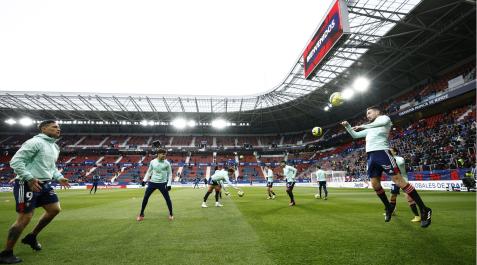 Calentamiento de los jugadores de Osasuna en El Sadar Osasuna - Atlético en directo