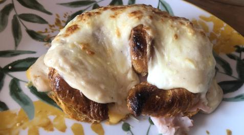 IMG_5091 Este cruasán con bechamel es una de las tres recetas de hoy.