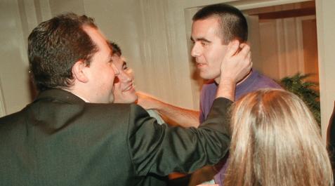 2 de julio de 1999, José Luis Barrios es recibido en el Parlamento por Pernando Barrena , Shanti Kiroga y Aurkene Ortiz, de EH