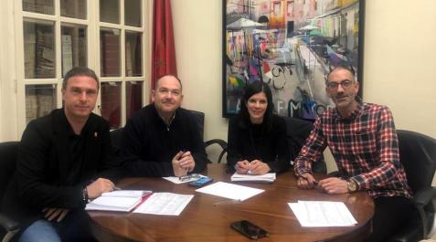 La directora general de Transportes, Berta Miranda, con los alcaldes de Cintruénigo, Corella y Fitero, Oscar Bea, Gorka García y Miguel Aguirre, respectivamente. La directora general de Transportes, Berta Miranda, con los alcaldes de Cintruénigo, Corella y Fitero, Oscar Bea, Gorka García y Miguel Aguirre, respectivamente.