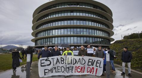 gamesa5 Concentración celebrada en diciembre por la estabilidad en el empleo y por la defensa de las condiciones laborales de ELA, CC OO y UGT en Sarriguren