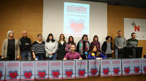 Representantes sindicales. De izda a dcha (arriba): Mª Victoria Astráin (CCOO), Patxi Larumbe (CCOO), Kati Jiménez (SAE), Begoña Ruiz (SAE), Idoia Lozano (UGT), Anabel Martínez (UGT), Beatriz Rubio (ELA), Izaskun Arteaga (LAB), Patricia Olóriz (LAB), Richard Berenguer (ELA) e Ibán Irisarri (LAB). Sentados: Lander Peiró (LAB) e Itziar Pérez (UGT).
