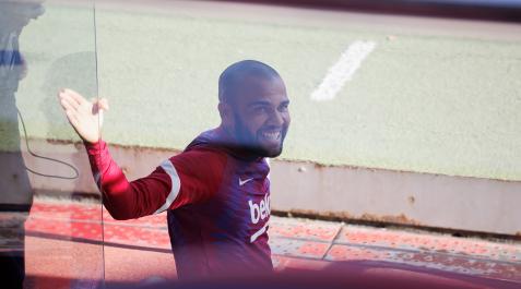 Dani Alves durante un entrenamiento con el FC Barcelona en el Camp Nou en 2022 Dani Alves durante un entrenamiento con el FC Barcelona en el Camp Nou en 2022
